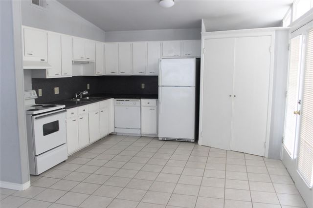 3113 FRITZ HUGHES PARK RD, Austin, TX 78732