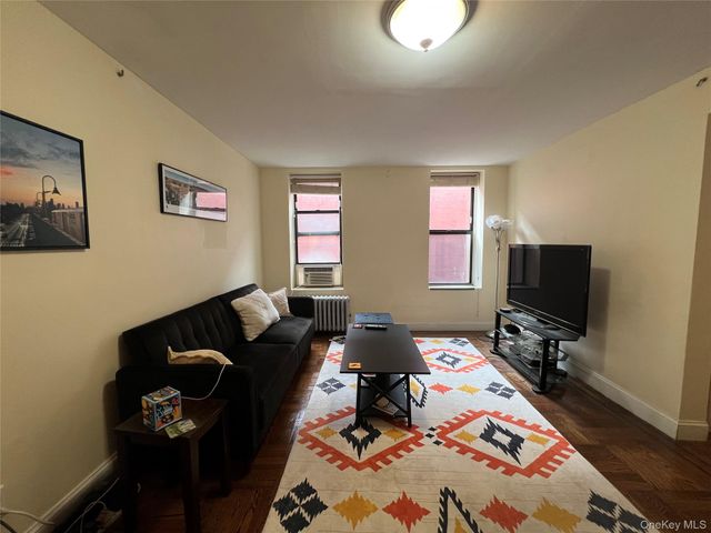 4415 43rd Avenue 1F, Sunnyside, NY 11104