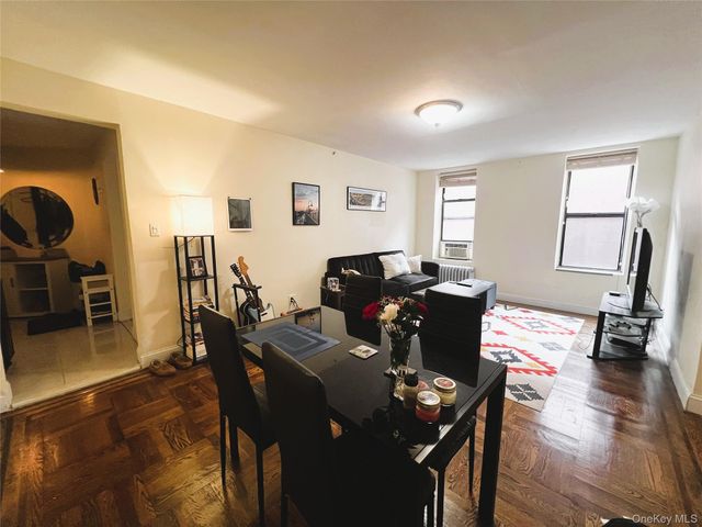 4415 43rd Avenue 1F, Sunnyside, NY 11104