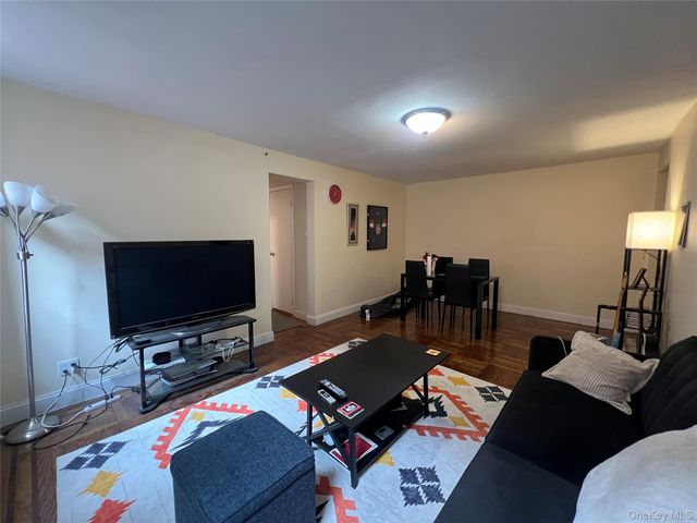 4415 43rd Avenue 1F, Sunnyside, NY 11104