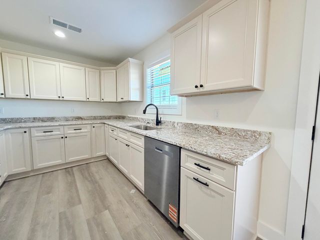 228 Brook Cv, Berea, KY 40403