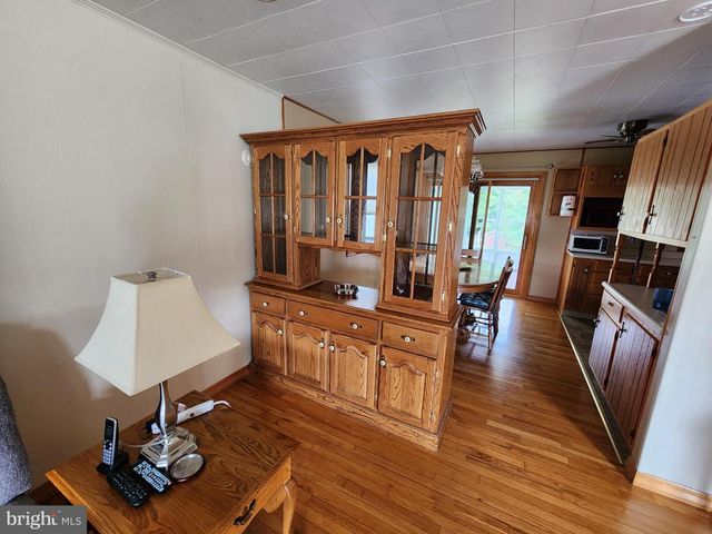 2351 EAGLE SCHOOL RD, Martinsburg, WV 25404