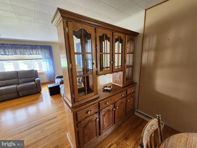 2351 EAGLE SCHOOL RD, Martinsburg, WV 25404