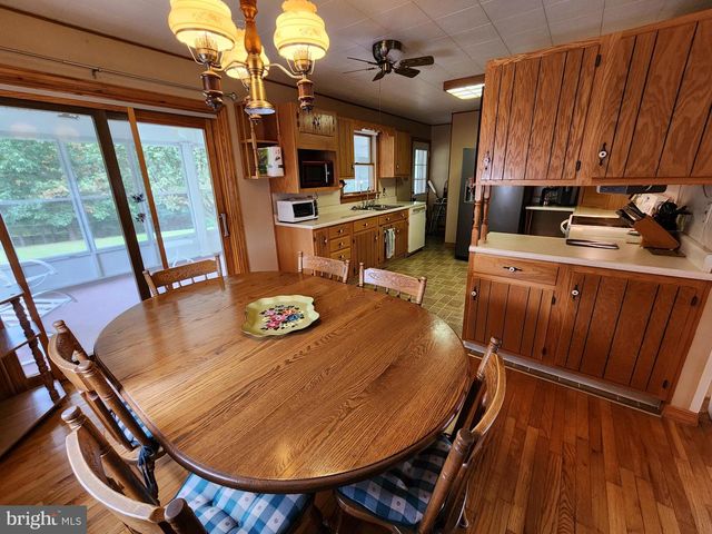 2351 EAGLE SCHOOL RD, Martinsburg, WV 25404