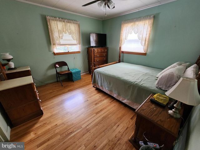 2351 EAGLE SCHOOL RD, Martinsburg, WV 25404