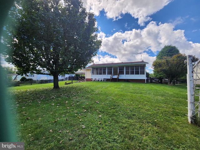 2351 EAGLE SCHOOL RD, Martinsburg, WV 25404