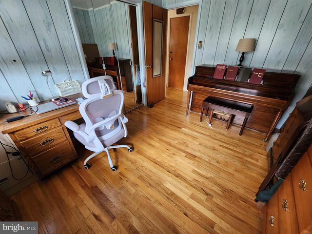 2351 EAGLE SCHOOL RD, Martinsburg, WV 25404