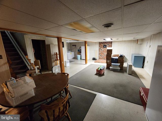 2351 EAGLE SCHOOL RD, Martinsburg, WV 25404