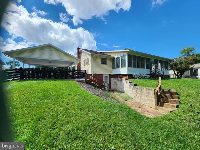 2351 EAGLE SCHOOL RD, Martinsburg, WV 25404