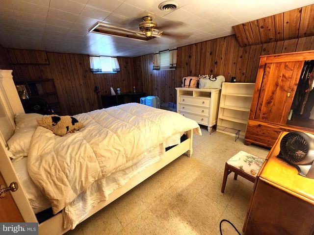 2351 EAGLE SCHOOL RD, Martinsburg, WV 25404