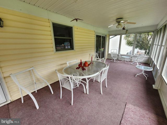 2351 EAGLE SCHOOL RD, Martinsburg, WV 25404