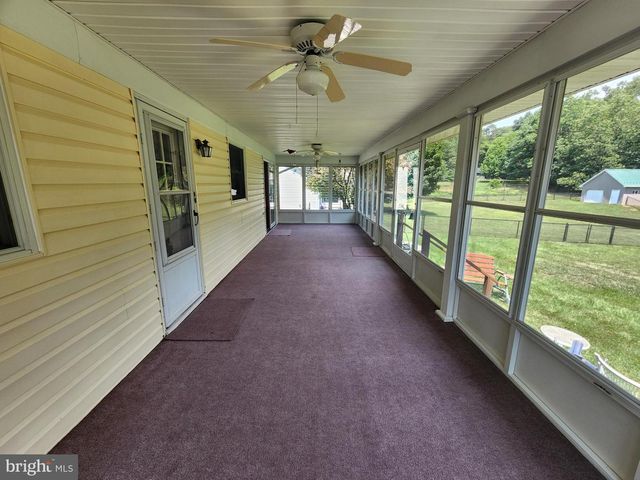 2351 EAGLE SCHOOL RD, Martinsburg, WV 25404