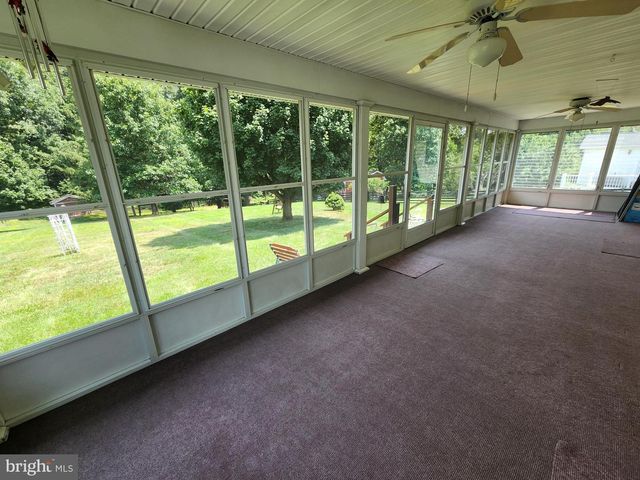 2351 EAGLE SCHOOL RD, Martinsburg, WV 25404