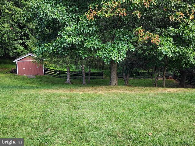 2351 EAGLE SCHOOL RD, Martinsburg, WV 25404