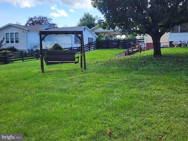2351 EAGLE SCHOOL RD, Martinsburg, WV 25404