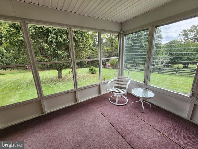 2351 EAGLE SCHOOL RD, Martinsburg, WV 25404