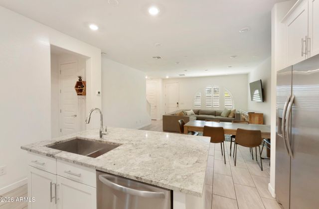 4077 S SABRINA Drive 130, Chandler, AZ 85248