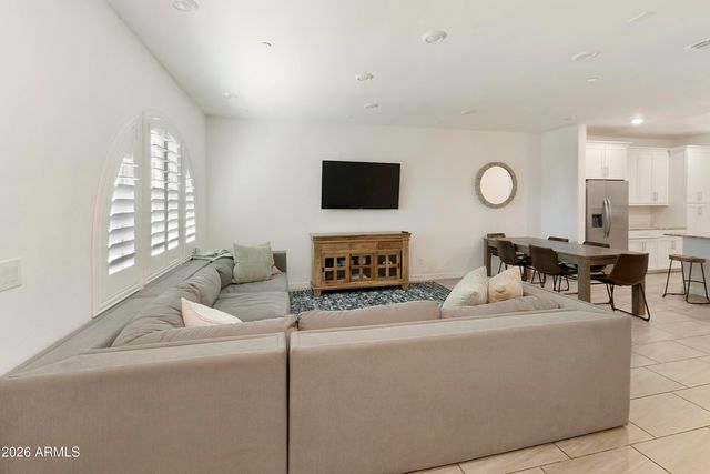 4077 S SABRINA Drive 130, Chandler, AZ 85248