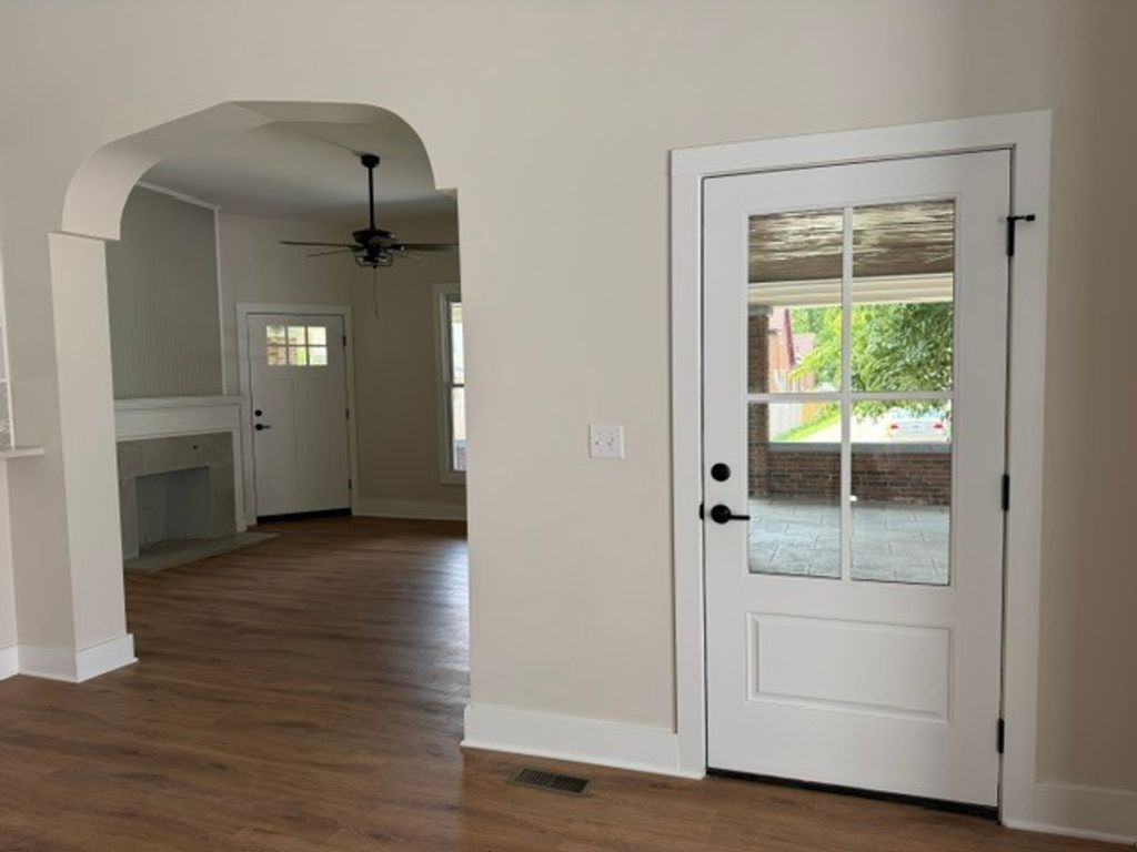 Image 16 of property listing at 716 North Street, Mt Vernon, IL 62864