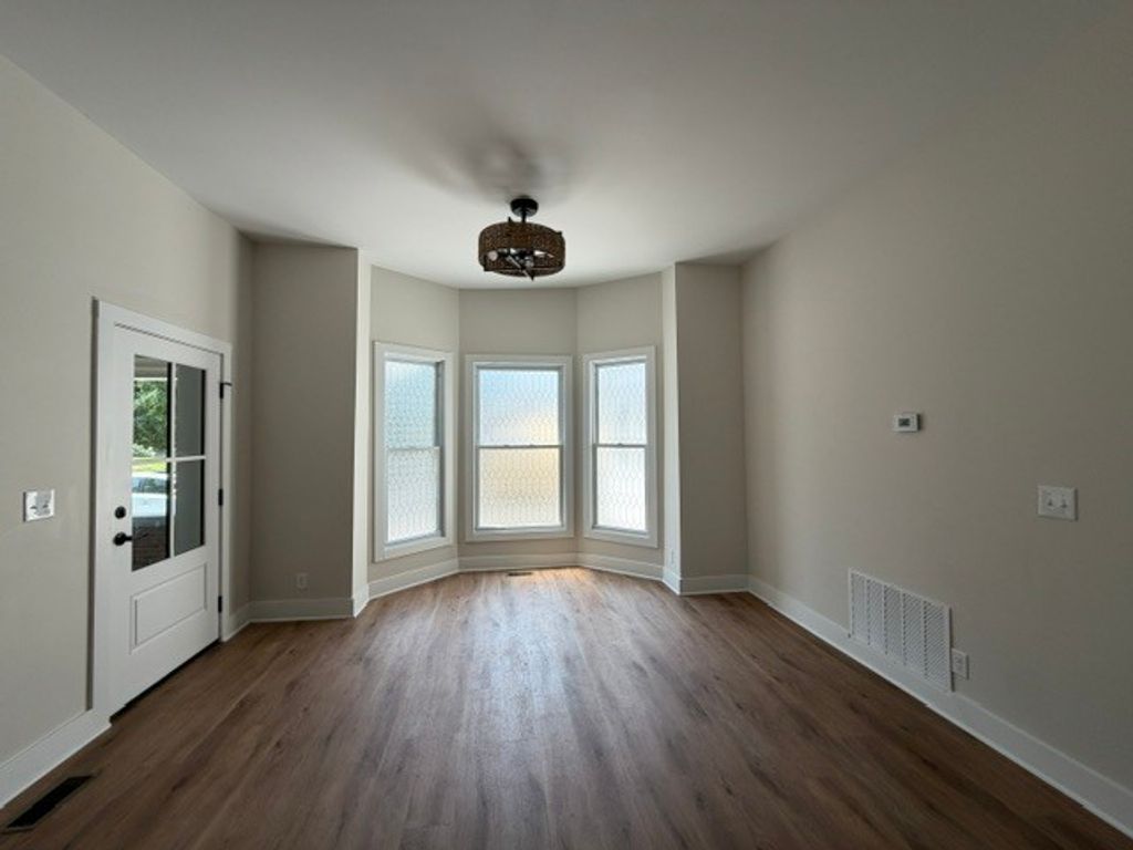 Image 18 of property listing at 716 North Street, Mt Vernon, IL 62864
