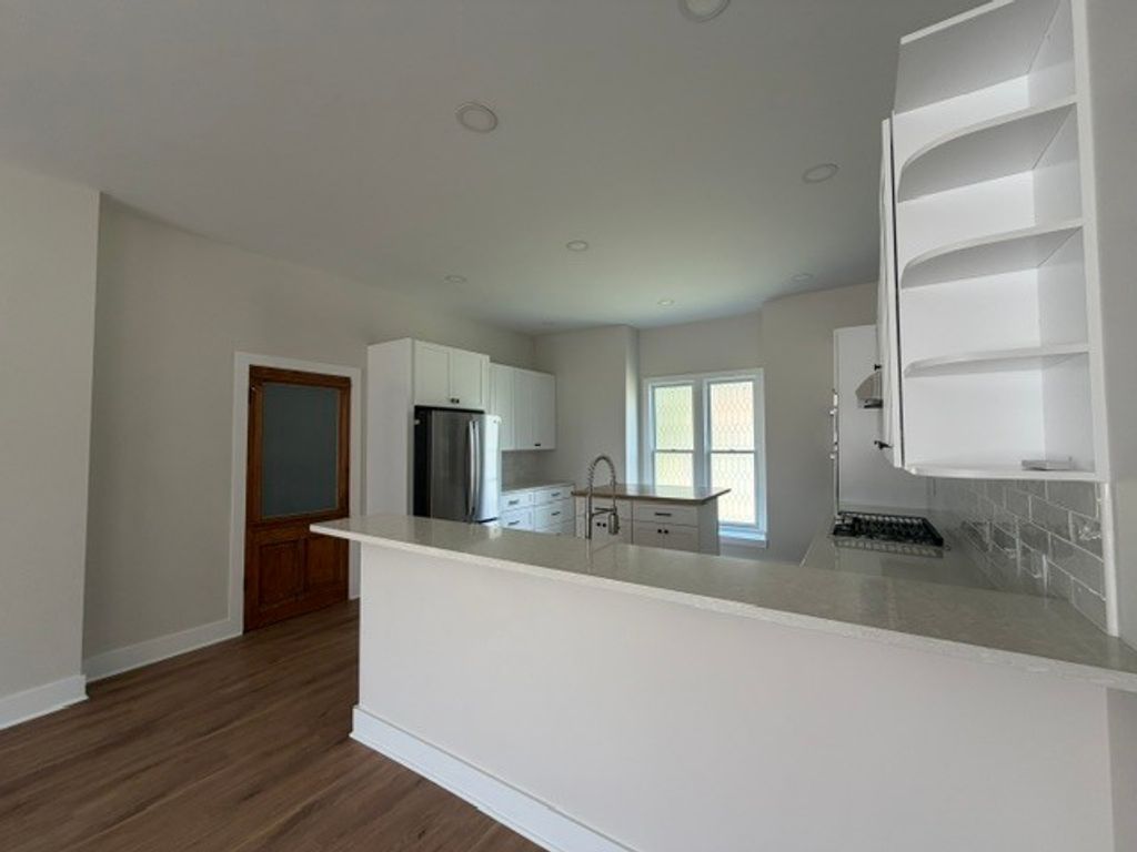 Image 23 of property listing at 716 North Street, Mt Vernon, IL 62864