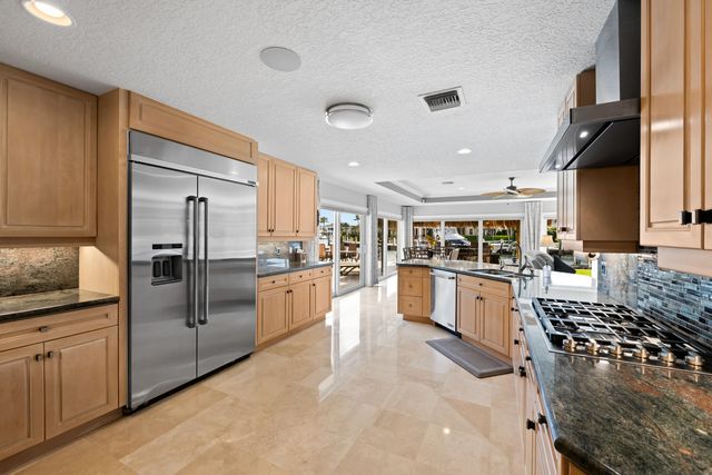 2600 NE 33rd Street, Lighthouse Point, FL 33064