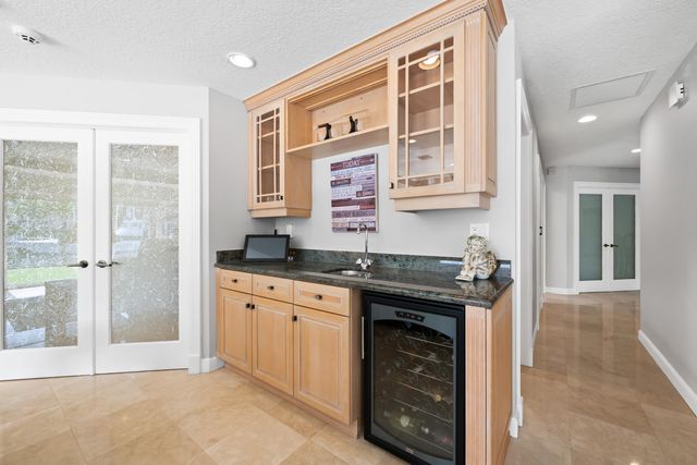 2600 NE 33rd Street, Lighthouse Point, FL 33064