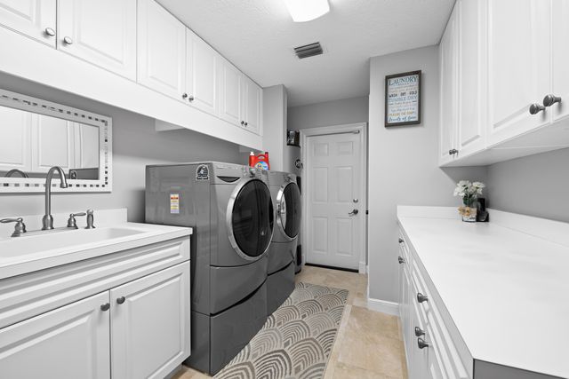 2600 NE 33rd Street, Lighthouse Point, FL 33064