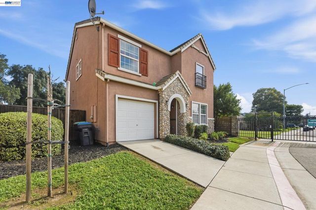 1405 1405 Cat Tail Dr, Stockton, CA 95204