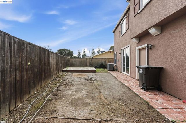 1405 1405 Cat Tail Dr, Stockton, CA 95204