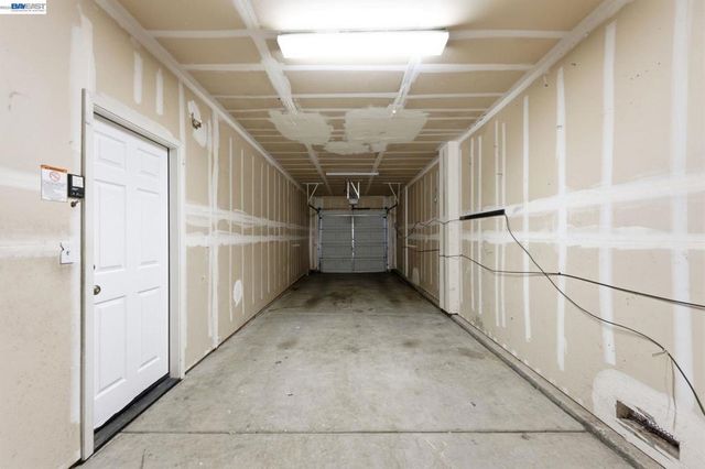 1405 1405 Cat Tail Dr, Stockton, CA 95204