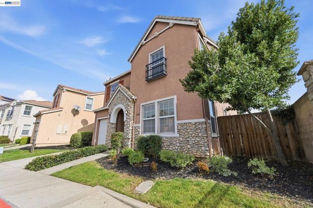 1405 1405 Cat Tail Dr, Stockton, CA 95204