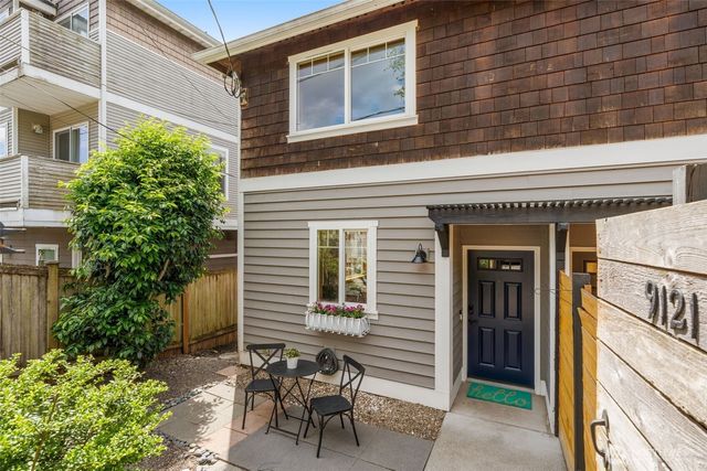 9121 23rd Avenue NE, Seattle, WA 98115