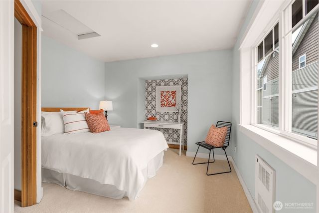 9121 23rd Avenue NE, Seattle, WA 98115