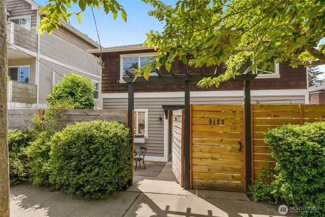 9121 23rd Avenue NE, Seattle, WA 98115