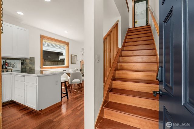 9121 23rd Avenue NE, Seattle, WA 98115