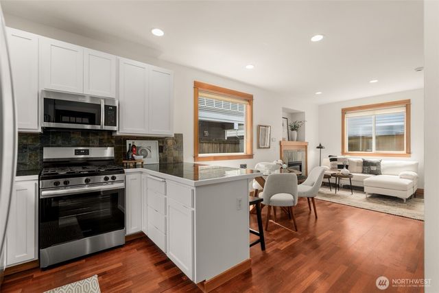 9121 23rd Avenue NE, Seattle, WA 98115