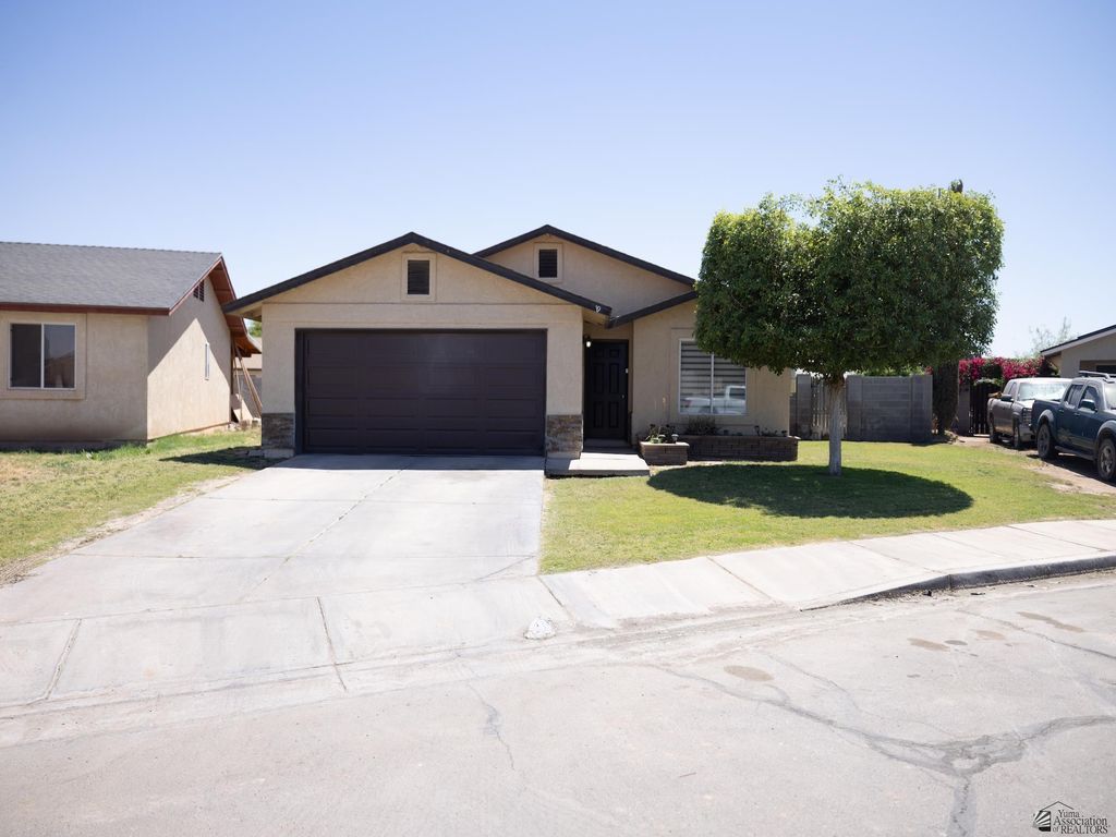 819 W Reena St, Somerton, AZ 85350