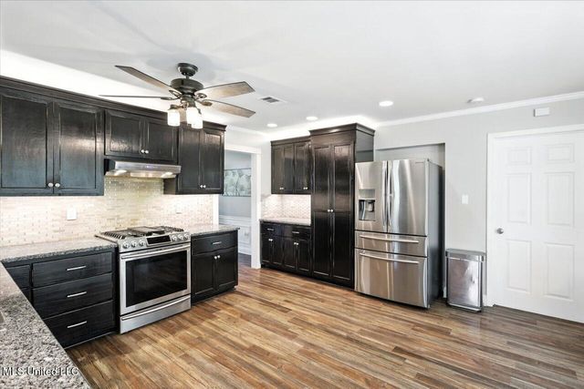 130 Pinehaven Place, Clinton, MS 39056
