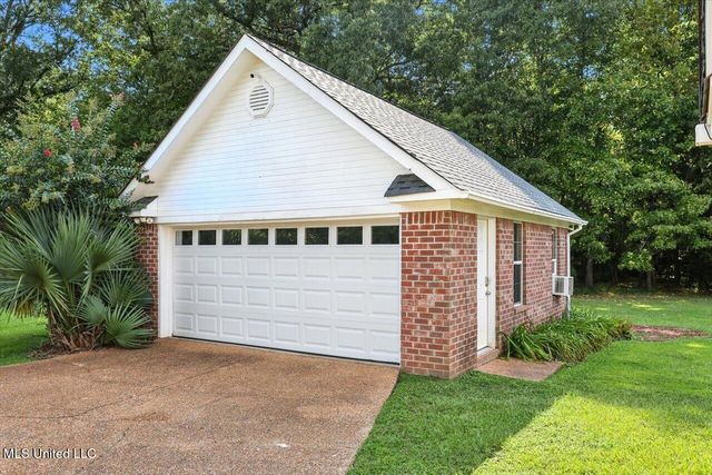 130 Pinehaven Place, Clinton, MS 39056