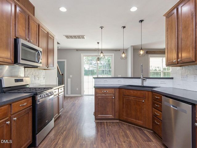 217 W Elm Avenue, Holly Springs, NC 27540