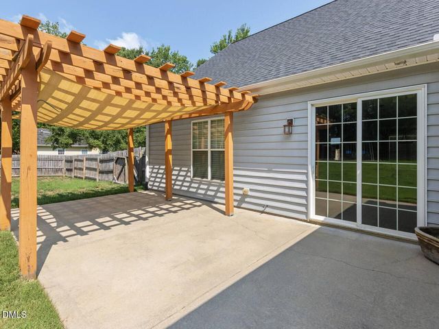 217 W Elm Avenue, Holly Springs, NC 27540