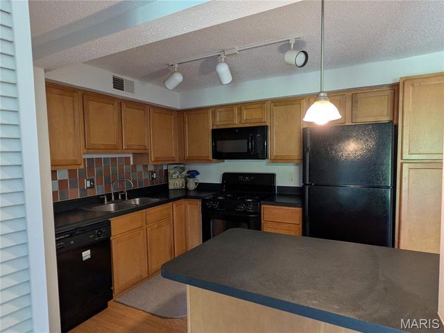 1438 Willow Brook Cove 1, St Louis, MO 63146