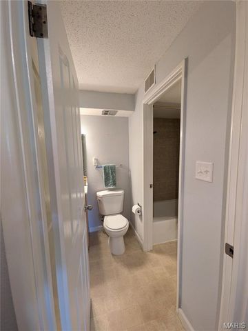 1438 Willow Brook Cove 1, St Louis, MO 63146