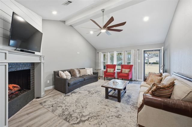 111 Havenwood Drive, Enchanted Oaks, TX 75156