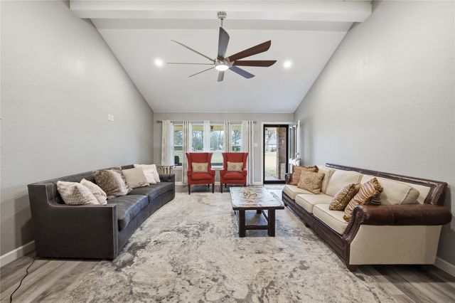 111 Havenwood Drive, Enchanted Oaks, TX 75156