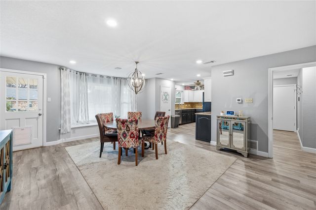 111 Havenwood Drive, Enchanted Oaks, TX 75156