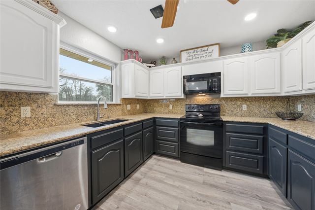 111 Havenwood Drive, Enchanted Oaks, TX 75156