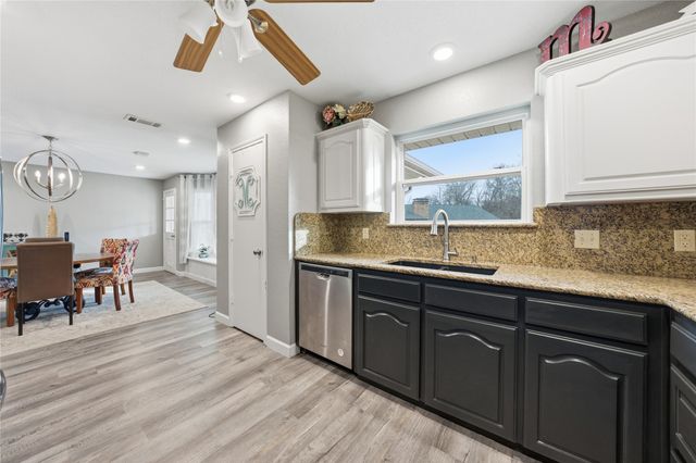 111 Havenwood Drive, Enchanted Oaks, TX 75156