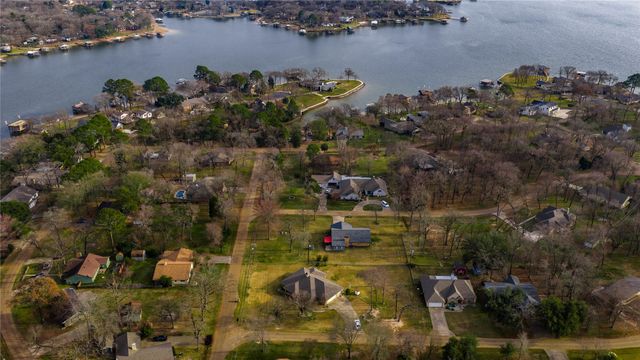 111 Havenwood Drive, Enchanted Oaks, TX 75156